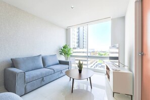 TV - ¡Luxury in Santa Lucía! 4ppl | 1 King & Sofa Bed (Monterrey)