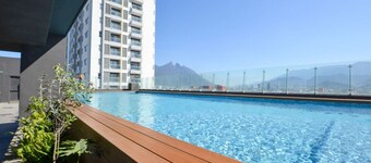 ¡New in Santa Lucía! 6 guests, GYM, Pool, Parking