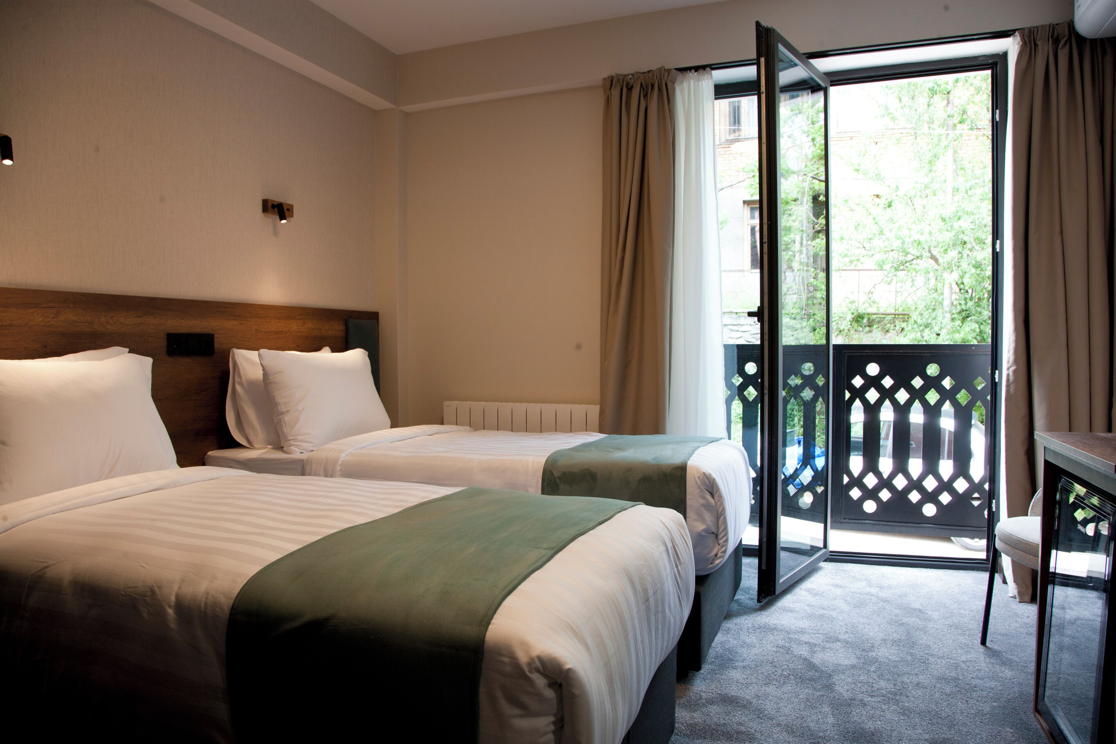 Standard Double or Twin Room, Balcony, Mountain View