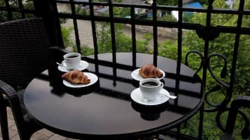 Petit déjeuner buffet servi tous les jours en supplément