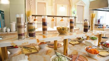 Tägliches Frühstücksbuffet gegen Gebühr