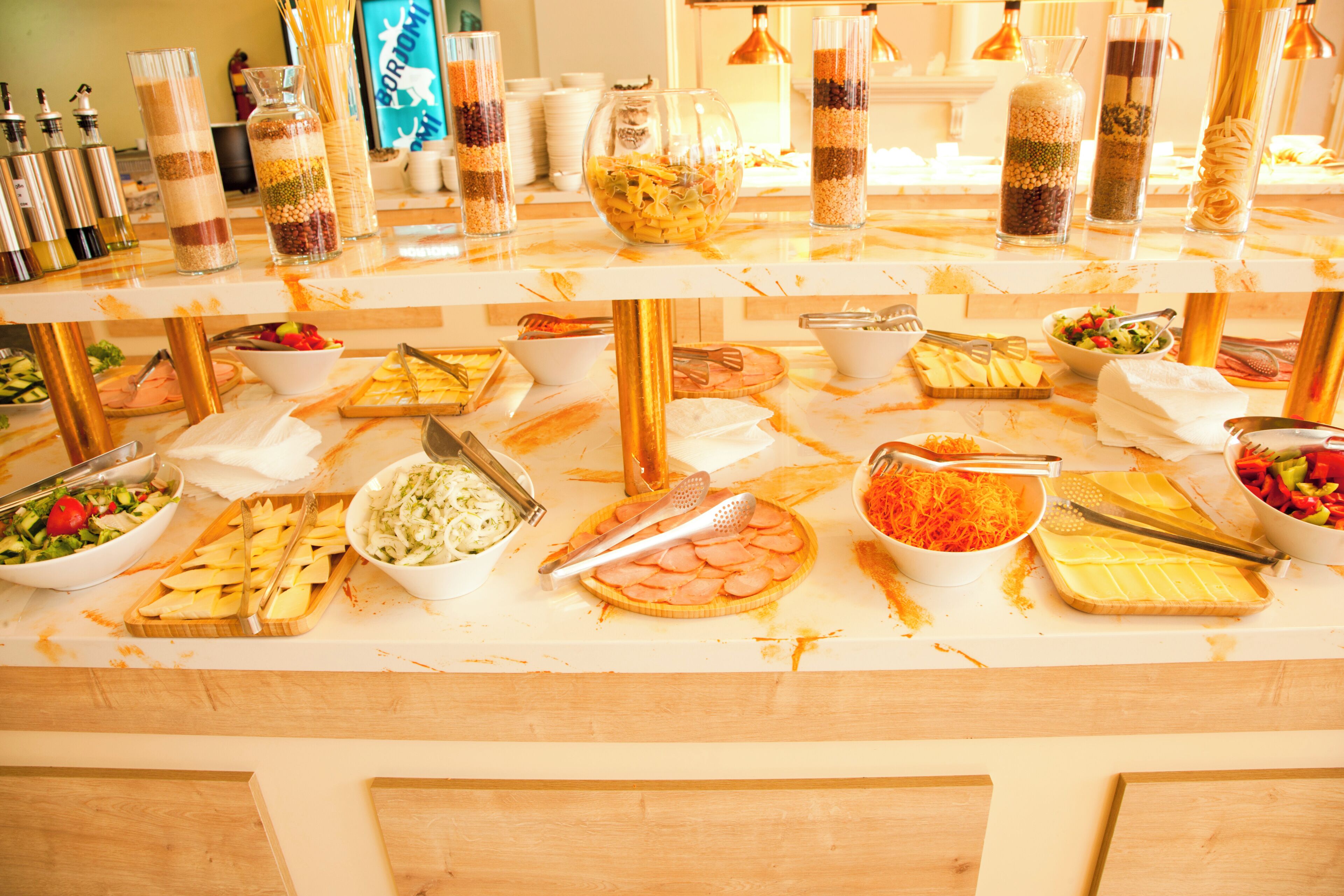 Tägliches Frühstücksbuffet gegen Gebühr
