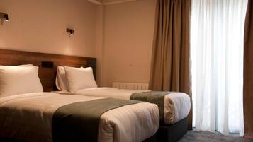 Standard Double or Twin Room, Balcony, Mountain View