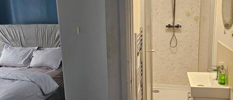 Toallas y papel de baño