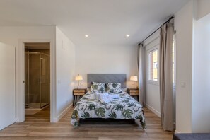 1 slaapkamer, een strijkplank/strijkijzer