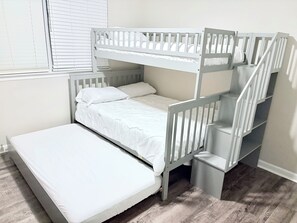 Room - Modern 2BR/2BA — 1st Floor, Minutes from the Ocean (Boynton Beach)