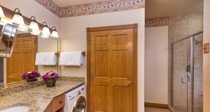 Relaxing 1-bedroom resort with AC in amazing Branson