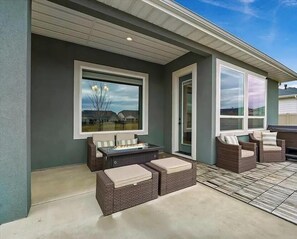 Terrace/patio - Luxury Nampa Home with Hot Tub, Outdoor Kitchen, Gym, Office, & Pickleball Court (Nampa)