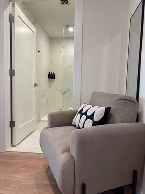 Iron/ironing board, free WiFi - 101 Wave Miami Beach (Miami Beach)