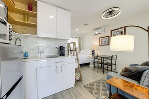 Interior - Dog-Friendly Unit w/ Pool Access in Pompano Beach! (Pompano Beach)