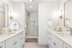 Bathroom - Mtn Getaway | Sauna • Garage•Dog Friendly•walkable (Silverthorne)