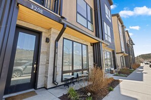 Exterior - Mtn Getaway | Sauna • Garage•Dog Friendly•walkable (Silverthorne)