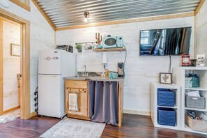 Interior - Skyview Ranch Family Cabin Duo (Bluff Dale)