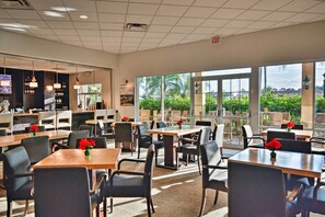 Dining - 4 Mi to Disney! Pet-Friendly Resort Home w/ Pool (Kissimmee)