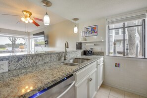 Interior - Coastal Sun & Poolside Fun: Myrtle Beach Condo! (Myrtle Beach)