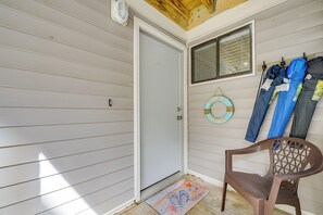 Interior - Coastal Sun & Poolside Fun: Myrtle Beach Condo! (Myrtle Beach)