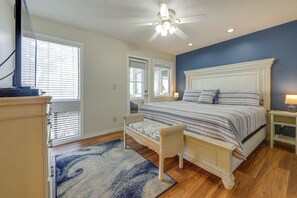 Room - Coastal Sun & Poolside Fun: Myrtle Beach Condo! (Myrtle Beach)