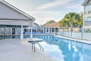 Pool - Coastal Sun & Poolside Fun: Myrtle Beach Condo! (Myrtle Beach)