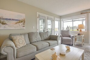 Living area - Coastal Sun & Poolside Fun: Myrtle Beach Condo! (Myrtle Beach)