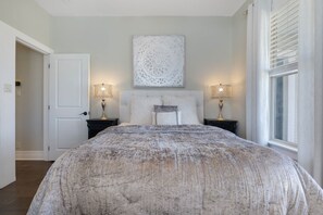 3 bedrooms, iron/ironing board, WiFi, bed sheets - Beloved Haus - Hot-Tub, 4-Min to Main Street! (Fredericksburg)
