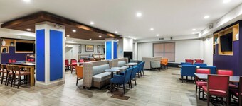 2 Inviting Rooms near Times Union Center | Free Onsite Parking! | Group-Friendly