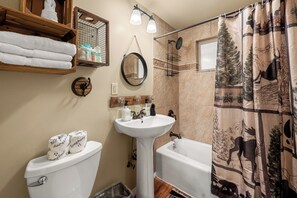 Cabin, Mountain View | Bathroom - Felthaus Family Cabin (Big Bear Lake)