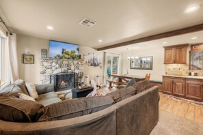 Cabin, Mountain View | Living area - Felthaus Family Cabin (Big Bear Lake)