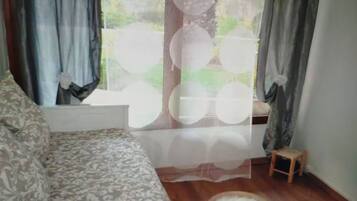 Apartment, 1 Bedroom, City View | Living area