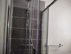 Apartment, 1 Bedroom, City View | Bathroom - Walde Apartment w Warszawie (Warsaw)