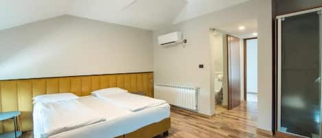 Double Room | Soundproofing, free WiFi
