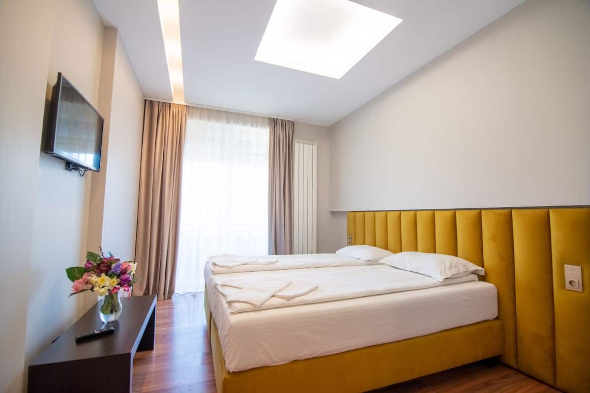 Sistema de insonorización, wifi gratis y ropa de cama 