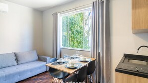 Basic Apartment | Bahagian dalam