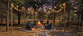 Cozy Retreat with Hot Tub, Fire Pit, Outdoor Dining, & Games 1 mi to Boat Ramp