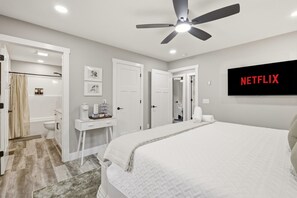 3 habitaciones, tabla de planchar con plancha, wifi y ropa de cama 