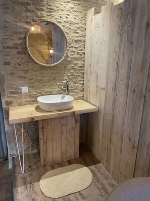 Bathroom - Vrbo Property (Le Bû-sur-Rouvres)