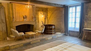 Room - Vrbo Property (Le Bû-sur-Rouvres)