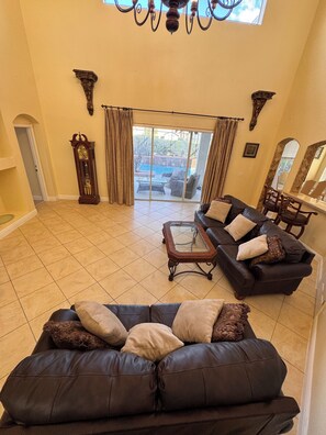Living area - Luxury Getaway Near Winter Garden Downtown, Disney (Winter Garden)