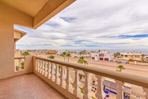 Property grounds - Serene & Warm 3rd Level Condo - Corona del Mar 302 (Puerto Peñasco)