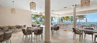 Family Villa w/ Private Pool + Rooftop • BeachClub