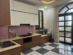 Deluxe-huvila, parveke, kaupunkinäköala | Yksityinen keittiö