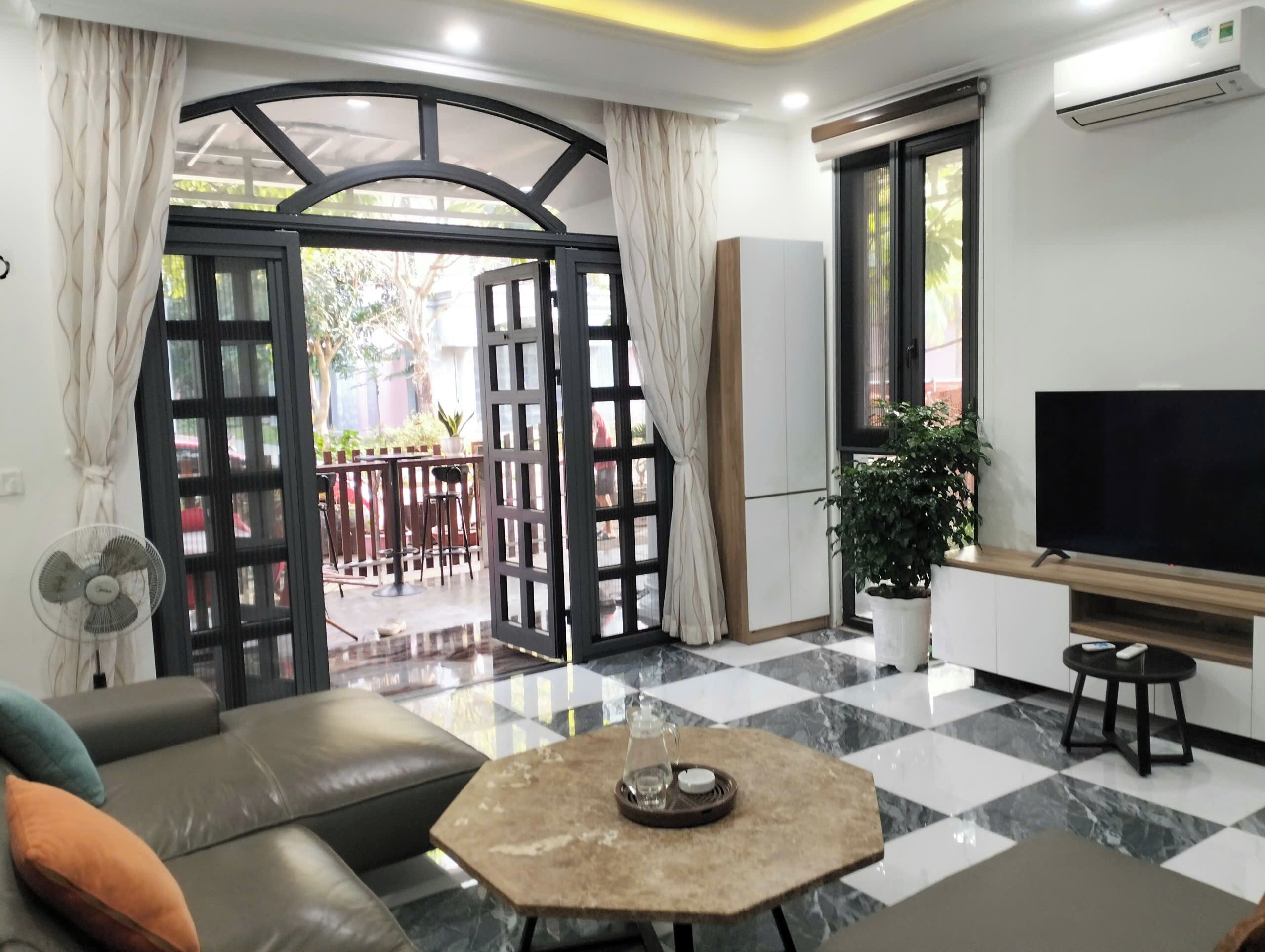 Deluxe-Villa, Balkon, Stadtblick | Wohnbereich