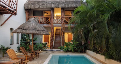 9BR Villa | Sleeps 24 | Private Pool + Rooftop | Concierge & Breakfast Included