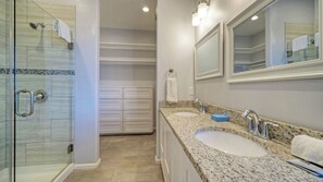 Interior - Shared Waterfront Pool and Boat Dock, Balcony w/ View Yellowfin by Avantstay (Corpus Christi)