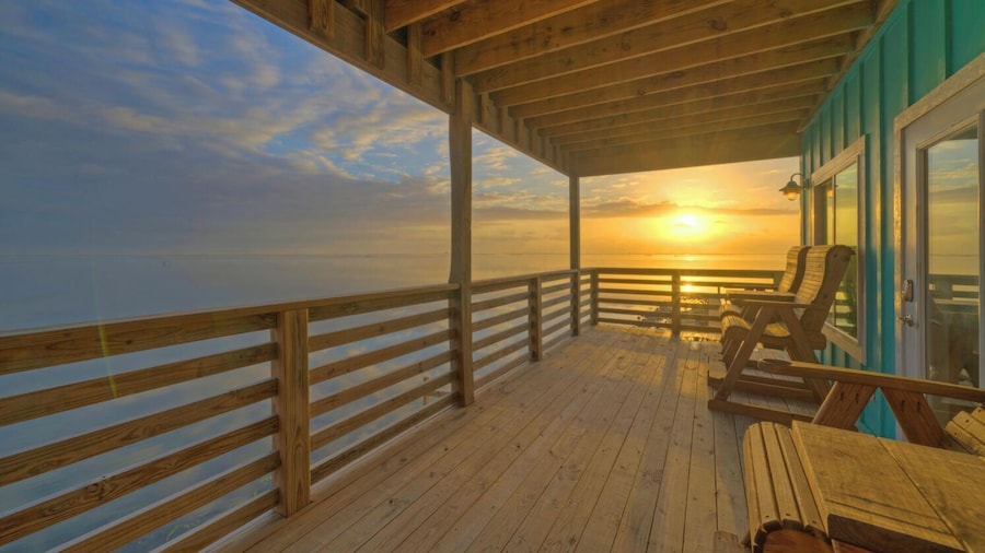 Sleeps 22 3 Homes on the Bay w/ Waterfront Pool + Boat Dock Laguna Village