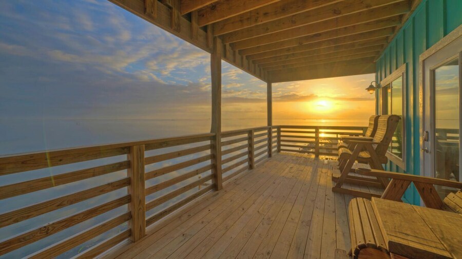 Sleeps 22 3 Homes on the Bay w/ Waterfront Pool + Boat Dock Laguna Village