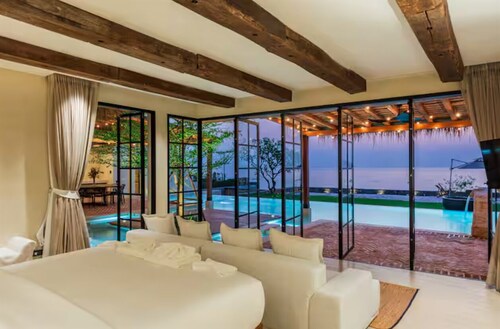Ultra Luxury Private Beachfront 5 BRs Pool Villa
