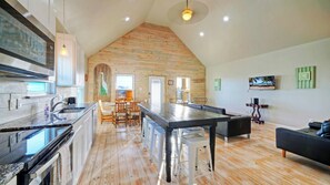 Maison (Multiple Bedrooms) | Intérieur