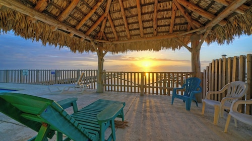 Sleeps 54, 4 Bayfront Homes Boat Dock, Waterfront Pool, Views Laguna Village