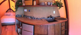 Private 3-bedroom glamping ranch, easy access to Malibu beaches.