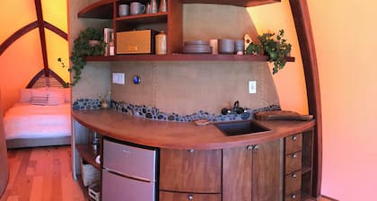 Private 3-bedroom glamping ranch, easy access to Malibu beaches.